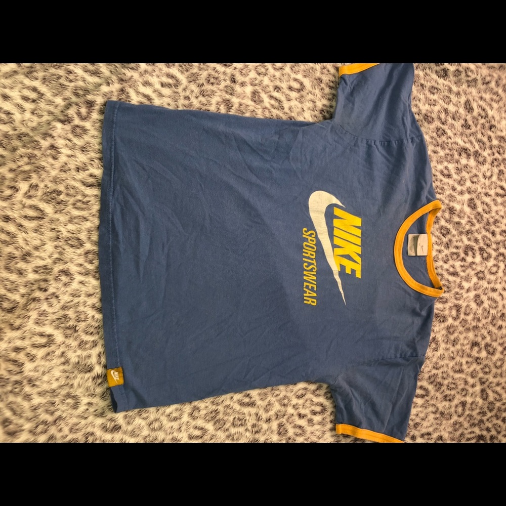 Medium Nike Tee